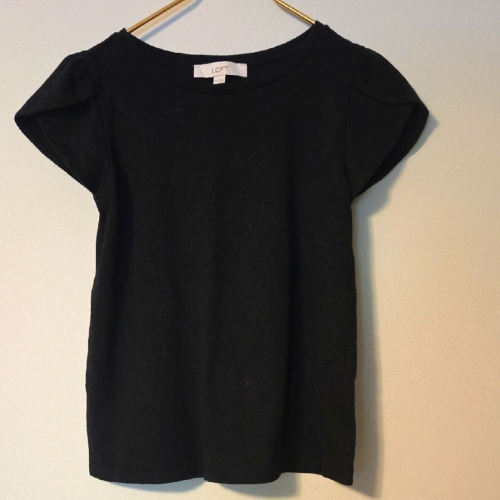 LOFT Black Fitted Cap Sleeve T-Shirt